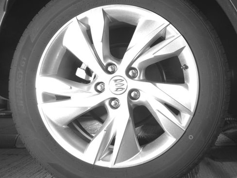 Used 2025 Buick Encore GX Preferred AWD/4WD image 15