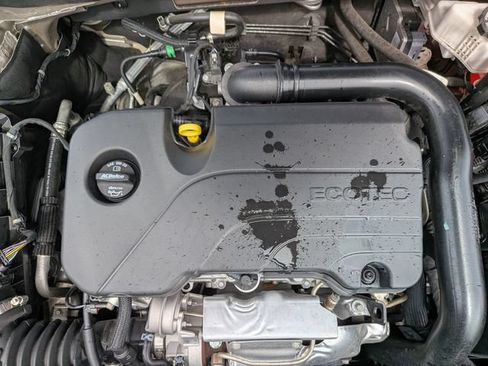 Used 2025 Chevrolet Malibu LT FWD image 13