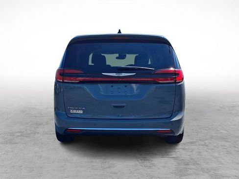 Used 2023 Chrysler Pacifica Touring-L FWD image 5