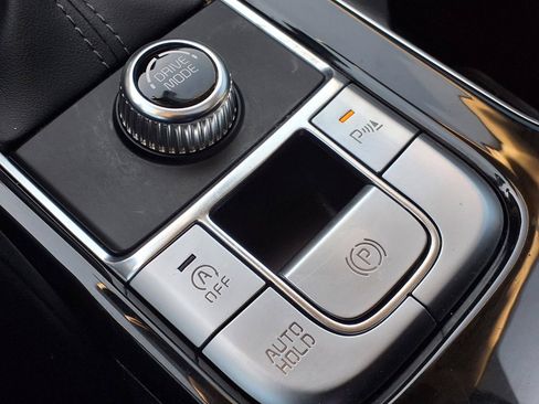 Used 2025 Kia Telluride S FWD image 14