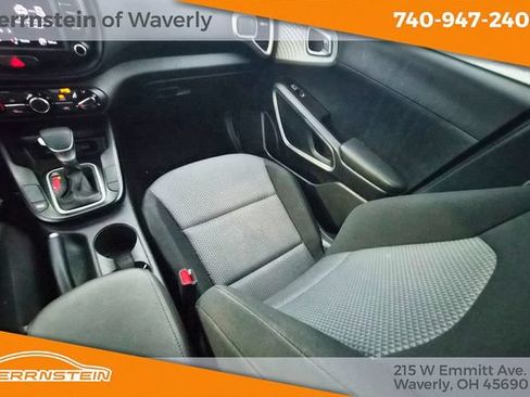 Used 2022 Kia Soul LX FWD image 14