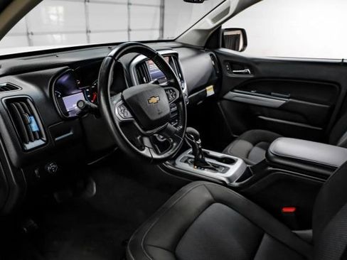 Used 2022 Chevrolet Colorado LT w/ LT Convenience Package image 3