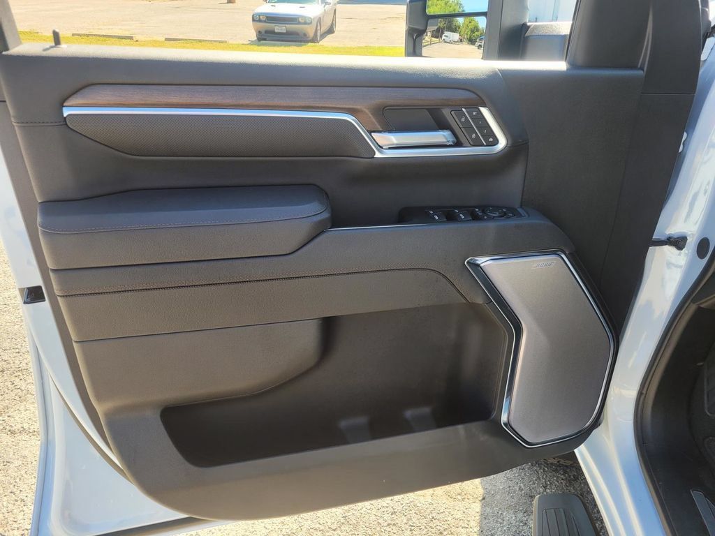 Used 2026 Chevrolet Silverado 2500 High Country AWD/4WD image 19