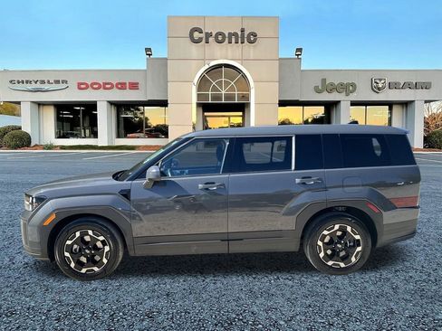 Used 2025 Hyundai Santa Fe SE image 6