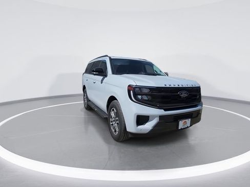 New 2026 Ford Expedition Active RWD image 3