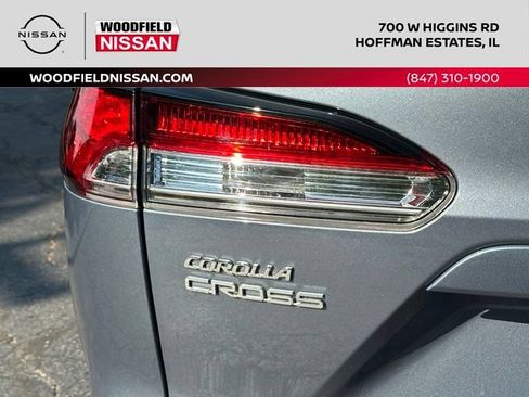 Used 2023 Toyota Corolla Cross LE AWD/4WD image 12