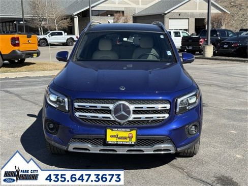 Used 2021 Mercedes-Benz GLB 250 4MATIC image 2