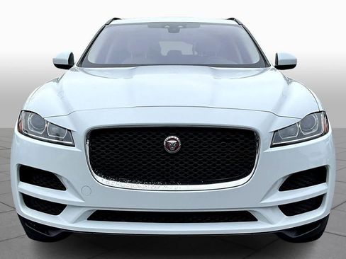 Used 2018 Jaguar F-PACE Premium image 3