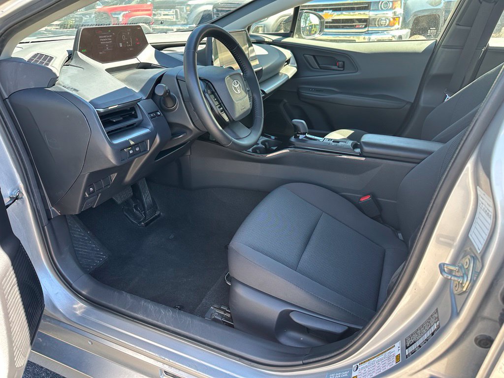 Used 2025 Toyota Prius LE FWD image 26
