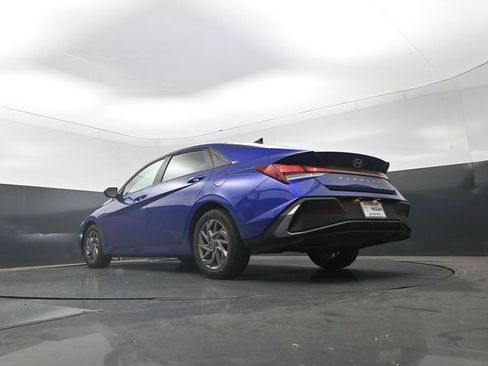 Used 2024 Hyundai Elantra SEL FWD image 23