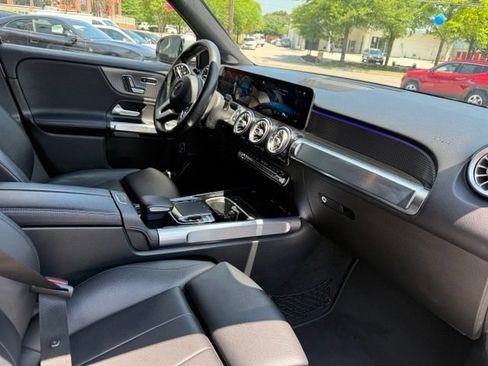 Used 2020 Mercedes-Benz GLB 250 4MATIC image 27