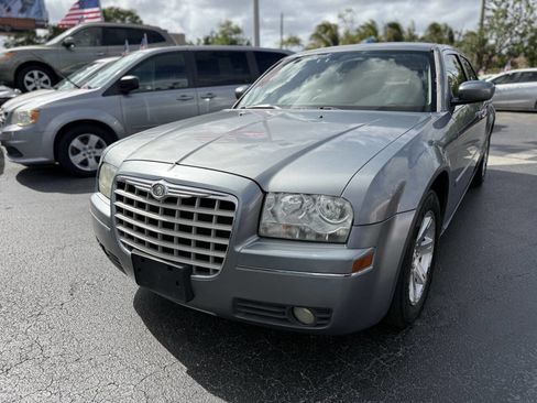 Used 2006 Chrysler 300 Touring image 2