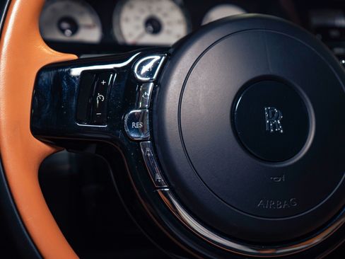 Used 2018 Rolls-Royce Wraith RWD image 24