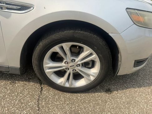 Used 2015 Ford Taurus SEL FWD image 27
