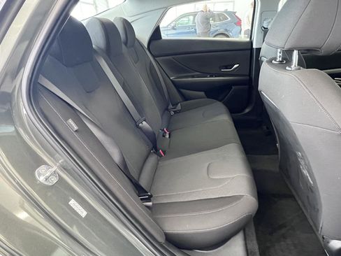 Used 2024 Hyundai Elantra SE FWD image 18