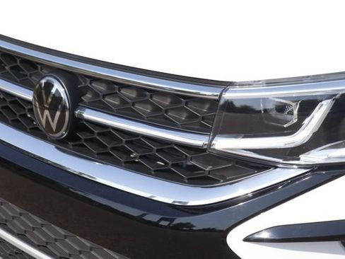 Used 2024 Volkswagen Taos SEL image 10