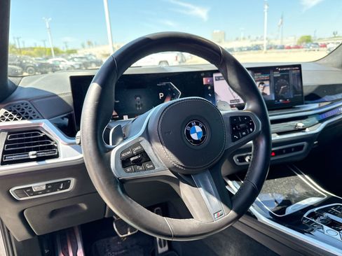 Used 2023 BMW X7 xDrive40i w/ Executive Package image 11