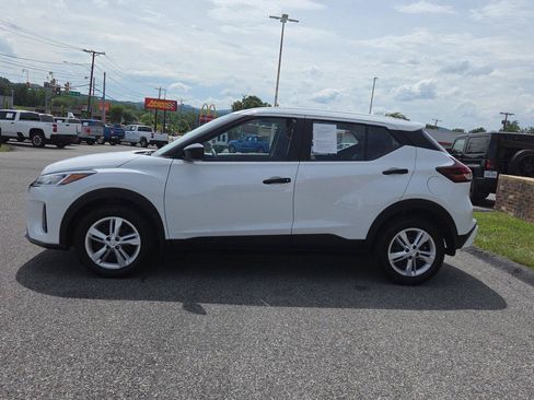 Used 2025 Nissan Kicks Play S FWD image 6