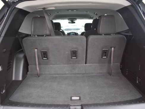 Used 2018 Chevrolet Traverse LT image 38