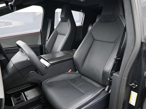 Used 2025 Tesla Cybertruck AWD Crew Cab image 27