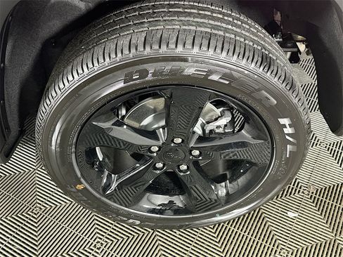 New 2025 Jeep Grand Cherokee Altitude image 16