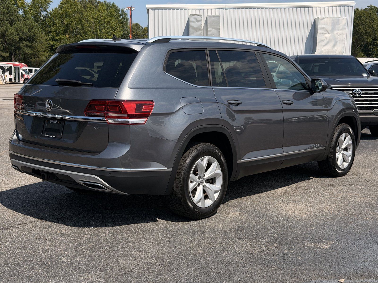 Used 2018 Volkswagen Atlas SEL FWD image 11