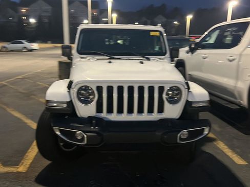 Used 2022 Jeep Gladiator Overland w/ Popular Equipment Package image 4