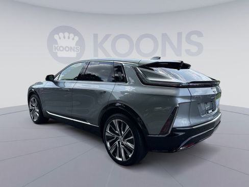 Used 2024 Cadillac Lyriq Luxury AWD/4WD image 4