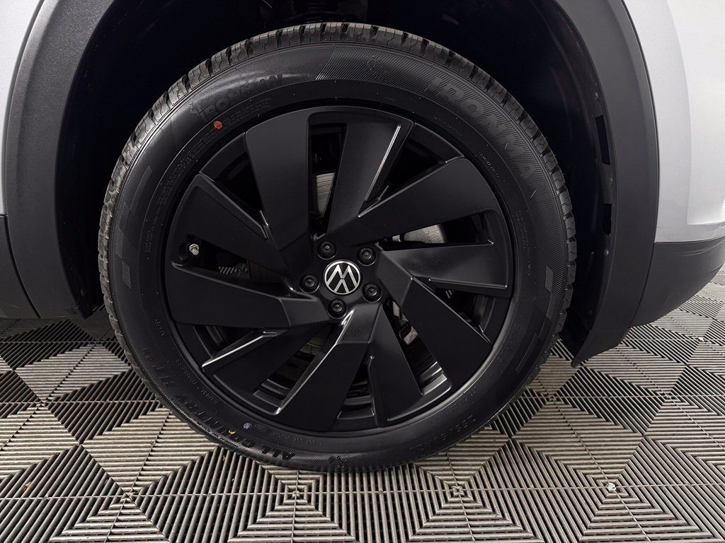 Used 2024 Volkswagen Atlas SE AWD/4WD image 13