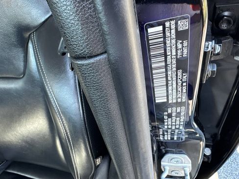 Used 2016 Jeep Renegade Limited FWD image 22