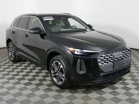 Certified 2025 Audi Q5 Premium w/ Convenience Package AWD/4WD image 1