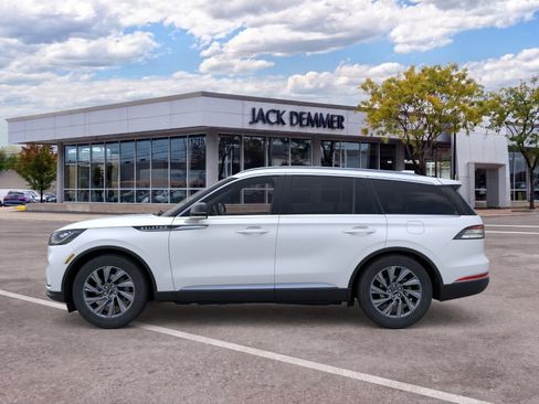 Used 2026 Lincoln Aviator AWD image 3