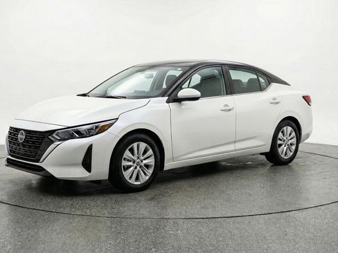 Used 2025 Nissan Sentra S image 3