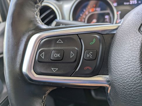 Used 2020 Jeep Wrangler Unlimited Sahara image 17