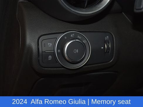 Used 2024 Alfa Romeo Giulia Sprint AWD/4WD image 9
