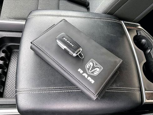 Used 2019 RAM 1500 Big Horn image 33