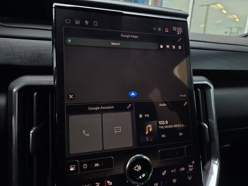 Used 2025 GMC Acadia Elevation image 29