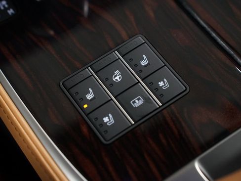 Used 2024 Lexus LS 500 w/ Interior Upgrade Package RWD image 26