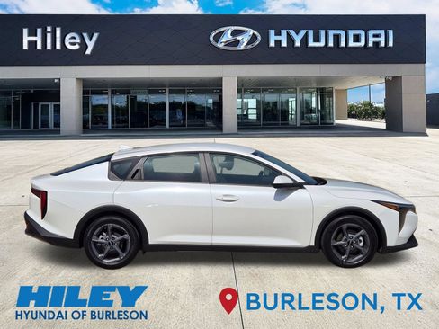 Used 2026 Kia K4 FWD image 3