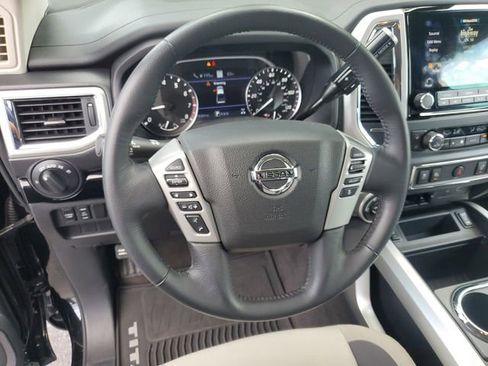 Used 2021 Nissan Titan SV w/ SV Convenience Package AWD/4WD image 19