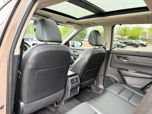 Used 2024 Nissan Rogue SV w/ SV Premium Package FWD image 16