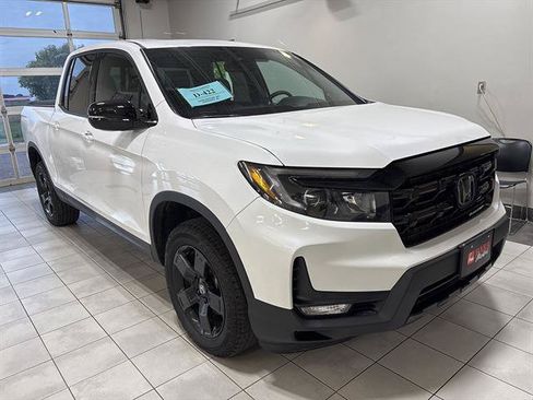 Used 2025 Honda Ridgeline Black Edition image 5
