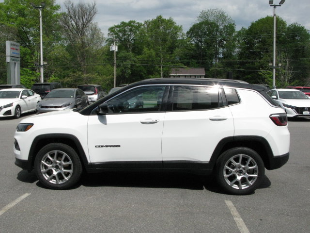 Used 2025 Jeep Compass Limited AWD/4WD image 9