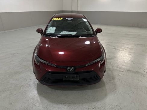 Used 2024 Toyota Corolla LE image 3