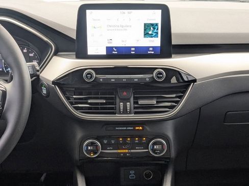 Used 2021 Ford Escape SE w/ SE Sport Appearance Package image 19