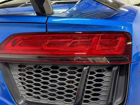 Used 2017 Audi R8 V10 plus w/ Full Leather Package image 14