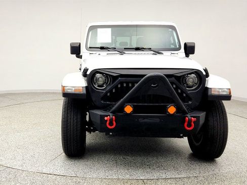 Used 2023 Jeep Gladiator Overland image 2