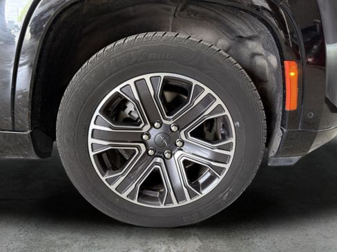 Used 2024 Jeep Wagoneer Series II w/ Flexible Seating Group image 35