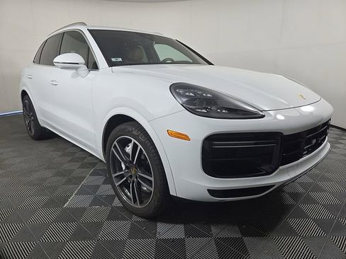 Used 2021 Porsche Cayenne Turbo AWD/4WD image 4