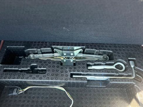 Used 2017 Honda HR-V LX image 7